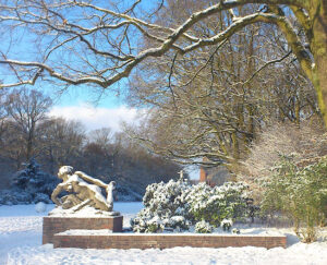 Stadtpark im Schnee
